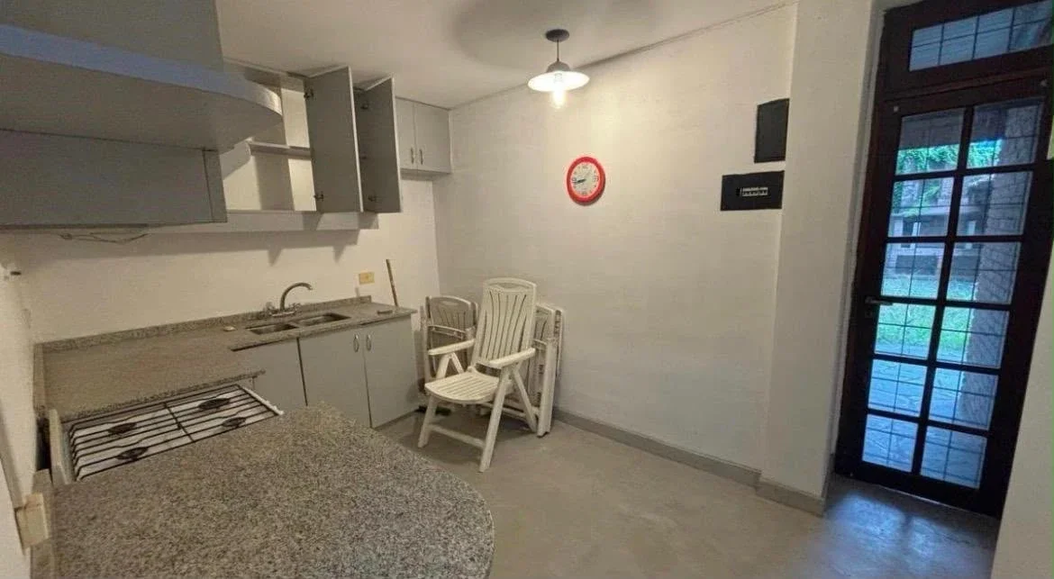Venta de PH 4 ambientes con patio en Olivos - Imagen 5
