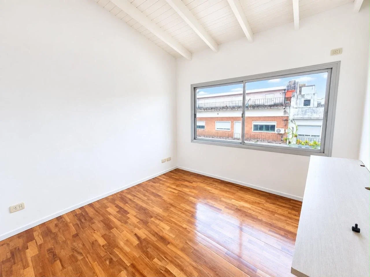 Alquiler de dúplex de 3 ambientes con cochera en Olivos - Imagen 5