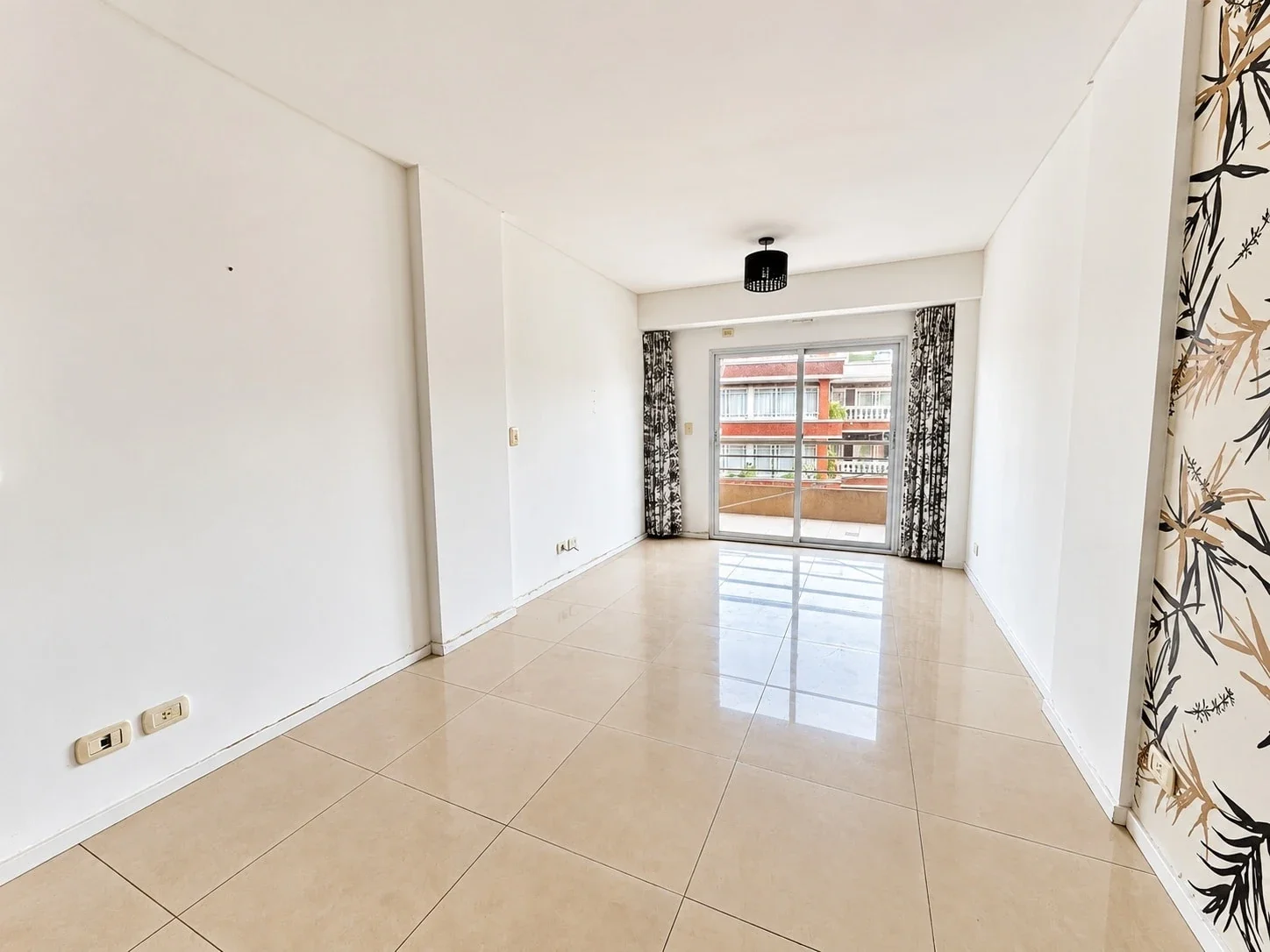 Alquiler departamento de 4 ambientes con 2 cocheras en Caballito - Imagen 2