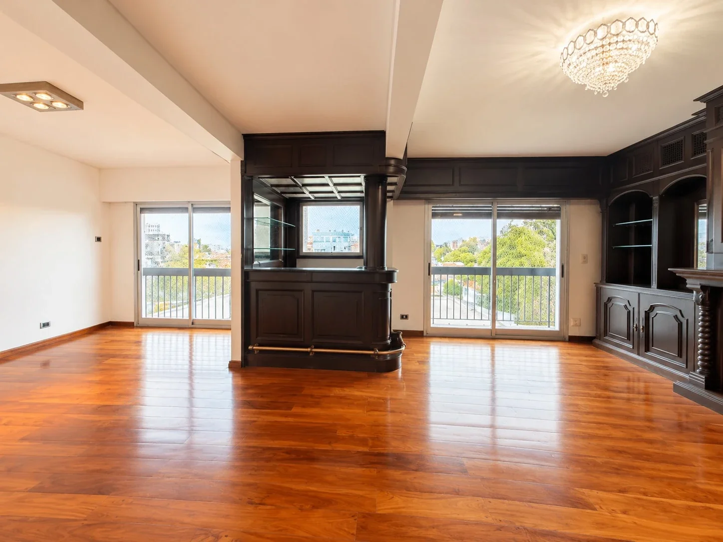 Departamento en Venta Cuatro Ambientes con Cochera y Balcon Lomas de Zamora - Imagen 1