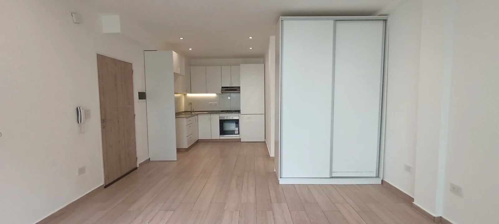 Alquiler departamento monoambiente con patio Belgrano - Imagen 3