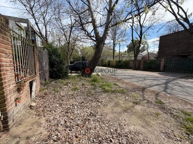 Terreno / Lote en venta de 300m2 ubicado en Manuel B. Gonnet 10 X 30 - Imagen 2