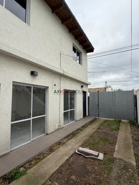 Dúplex en alquiler c/ cochera en Berisso - Imagen 4