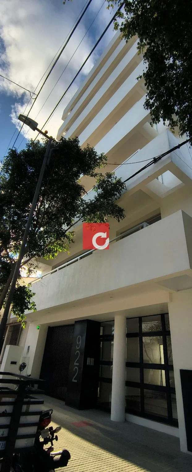 23 E/50 y 51-Depto de categoría. Un dormitorio en suite. Parque San Martín - Imagen 3