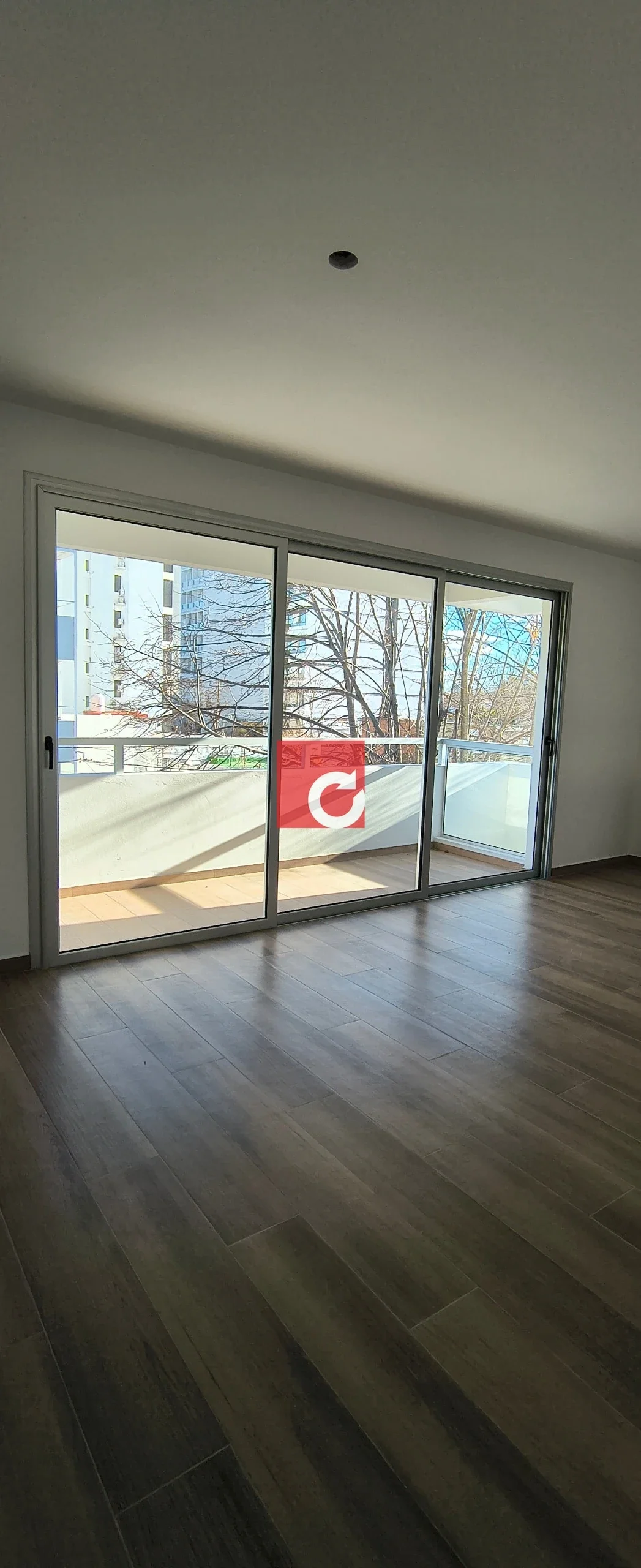 23 E/50 y 51-Depto de categoría de un dormitorio con COCHERA Parque San Martín - Imagen 5