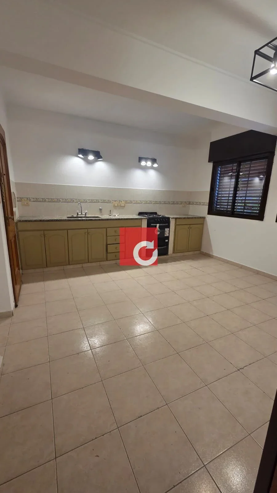USO PROFESIONAL - CASA DE 3 HABITACIONES - 47 e 17 y 18 - Imagen 5