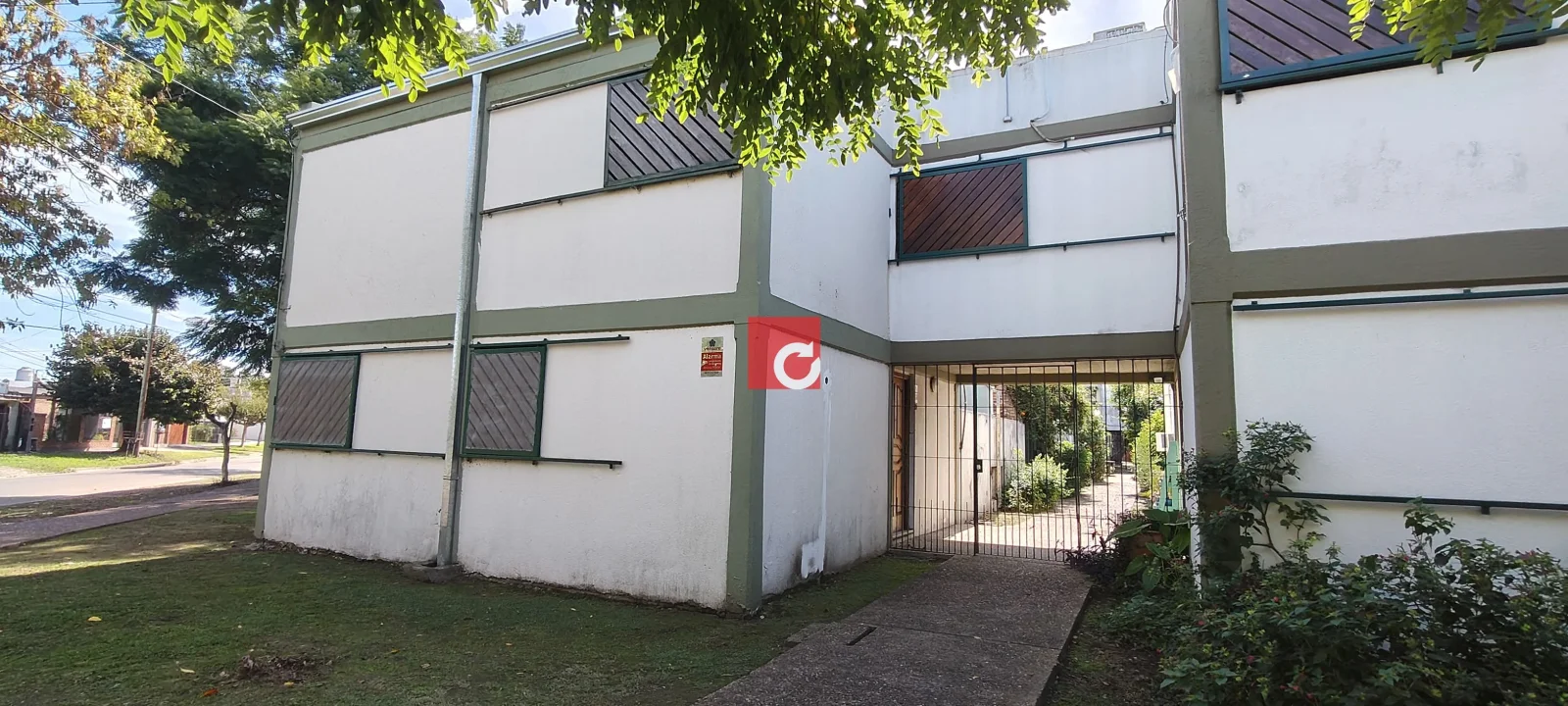 15 Esquina 529-Dúplex en venta c/ cochera en Tolosa - Imagen 2