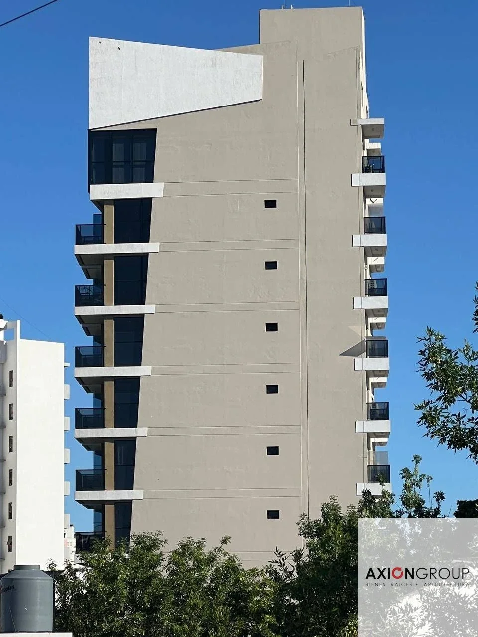 19 y 44-Pza Azcuénaga-Semipiso de categoría amoblado con terraza propia - Imagen 3