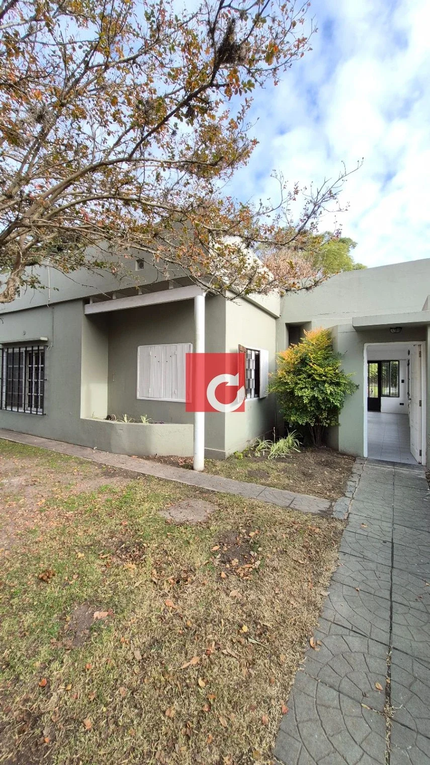 Calle 500 e/11 y 12 - CASA 3 dorm en Manuel B. Gonnet - Imagen 1