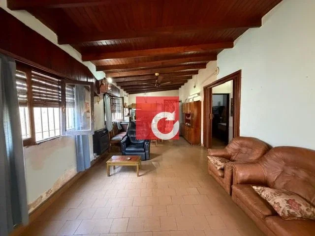 Venta de 2 Propiedades con 3 Dormitorios + cochera+ jardin Los Hornos - Imagen 4