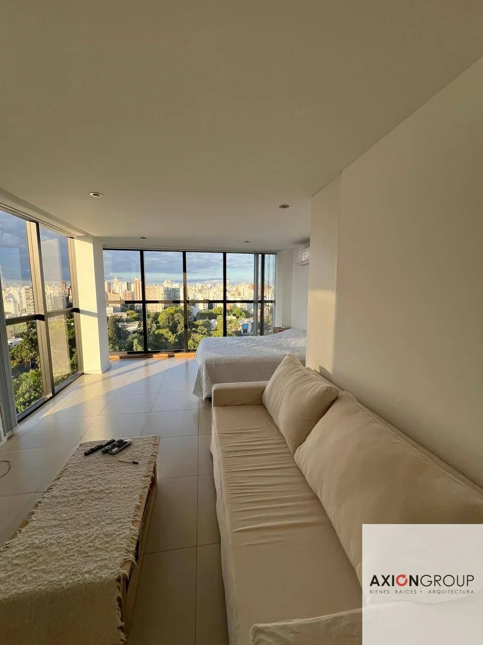 19 y 44-Pza Azcuénaga-Semipiso de categoría amoblado con terraza propia - Imagen 1
