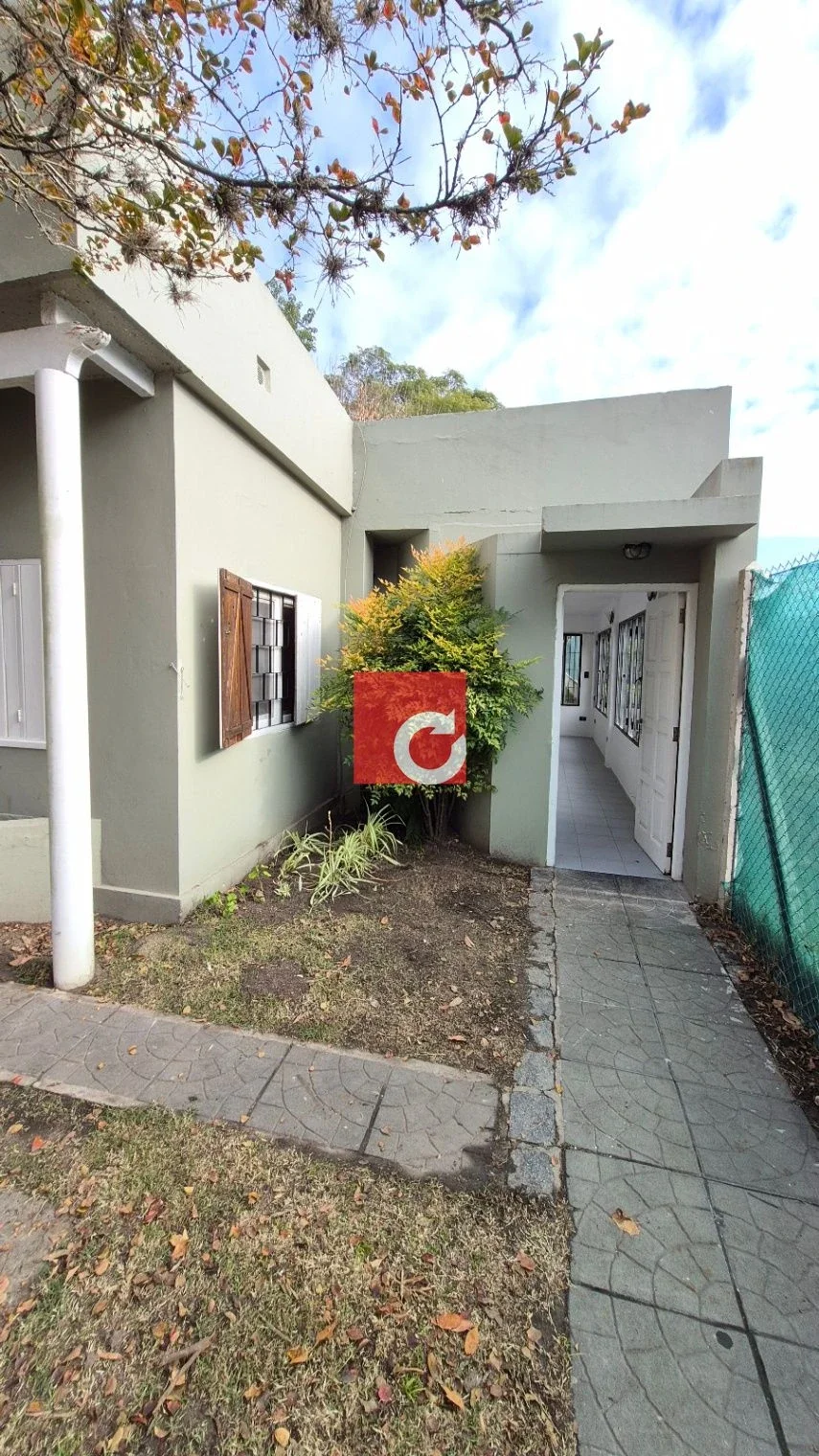Calle 500 e/11 y 12 - CASA 3 dorm en Manuel B. Gonnet - Imagen 3