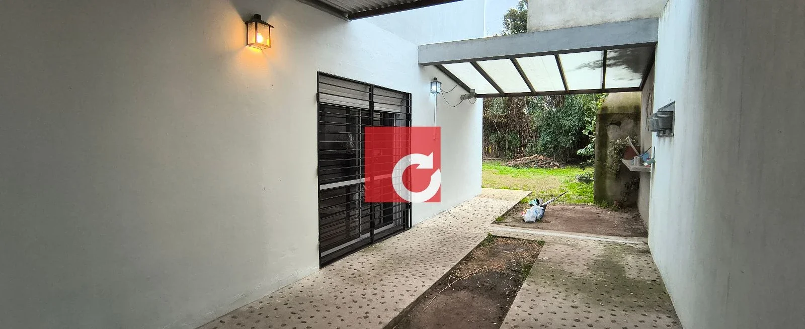 513 Bis E/ 23 y 24-Casa de 4 dormitorios, parque, quincho y cochera - Imagen 3