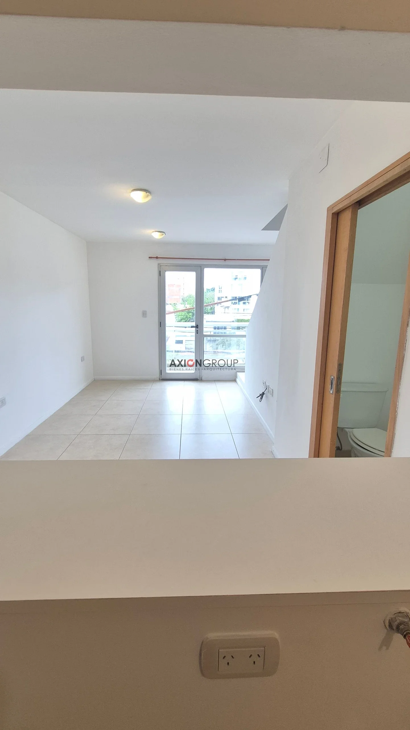 45 e/ 17 y 18 - DUPLEX 1 DORM - Imagen 1