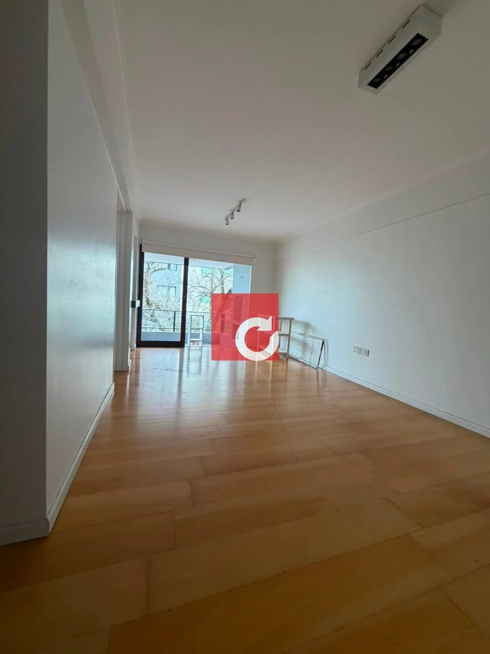 Departamento en alquiler de dos dormitorios c/ cochera en La Plata - Imagen 2