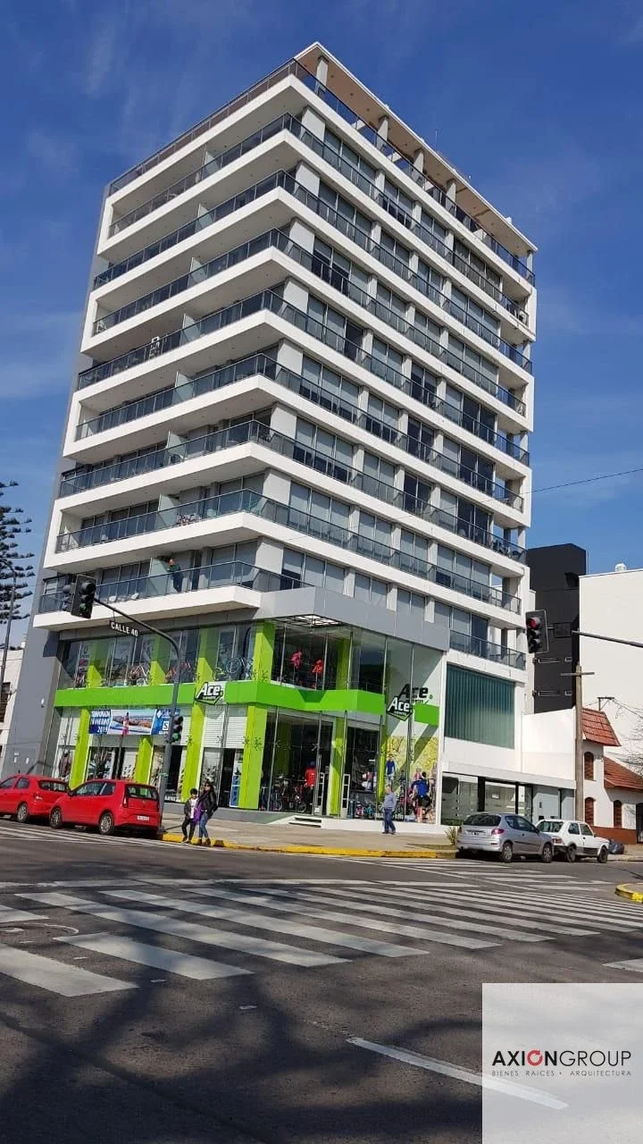 Departamento en alquiler 2 dormitorios c/ cochera 40 esquina 13 en La Plata - Imagen 1