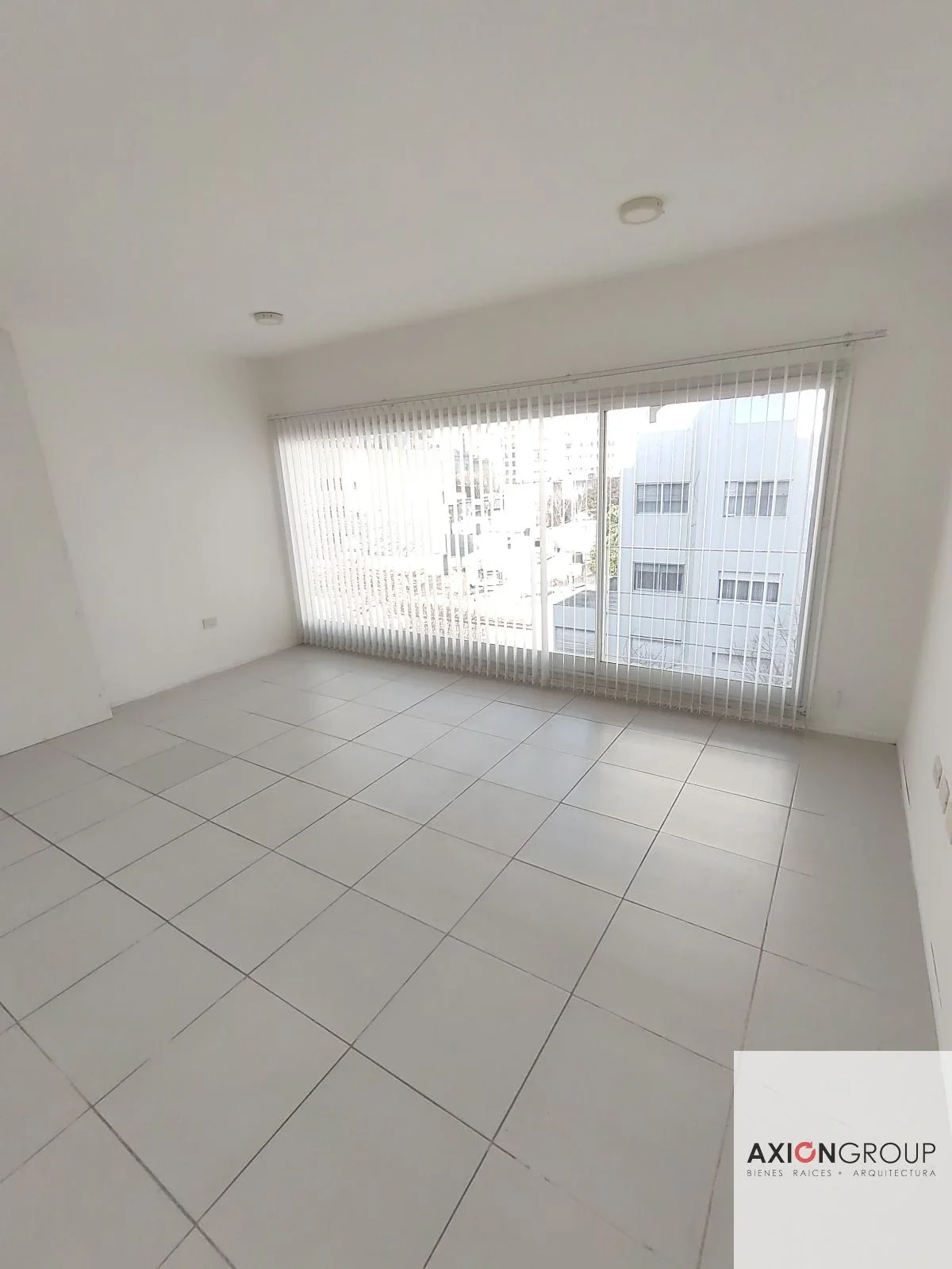 Calle 46 e/ 14 y 15 - Oficina en alquiler - Imagen 1