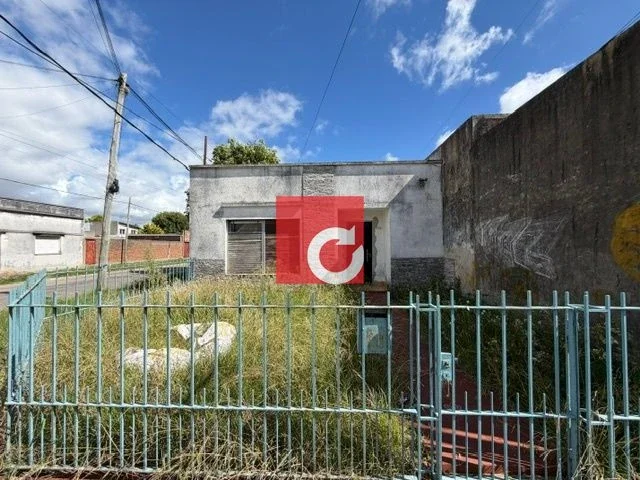 Venta de casa a reciclar 2 Dormitorios + Jardin  con cochera en Berisso - Imagen 5