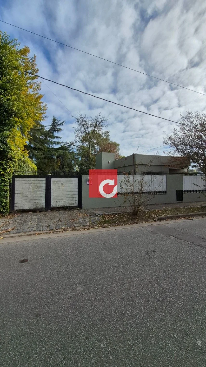 Calle 500 e/11 y 12 - CASA 3 dorm en Manuel B. Gonnet - Imagen 2