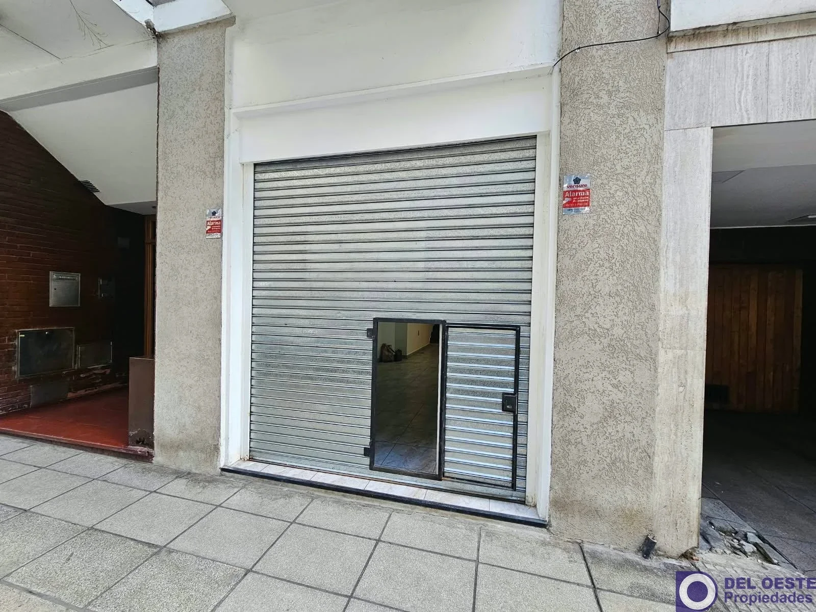 Local comercial en alquiler ubicado en Flores - Imagen 1
