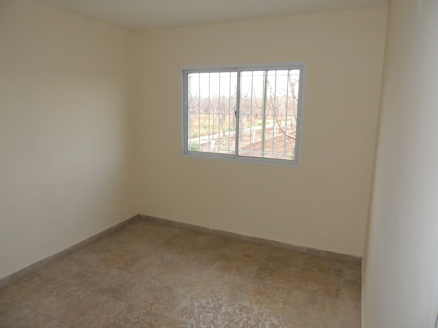 CASA EN ALQUILER RODEADA DE CEREZOS - Imagen 4