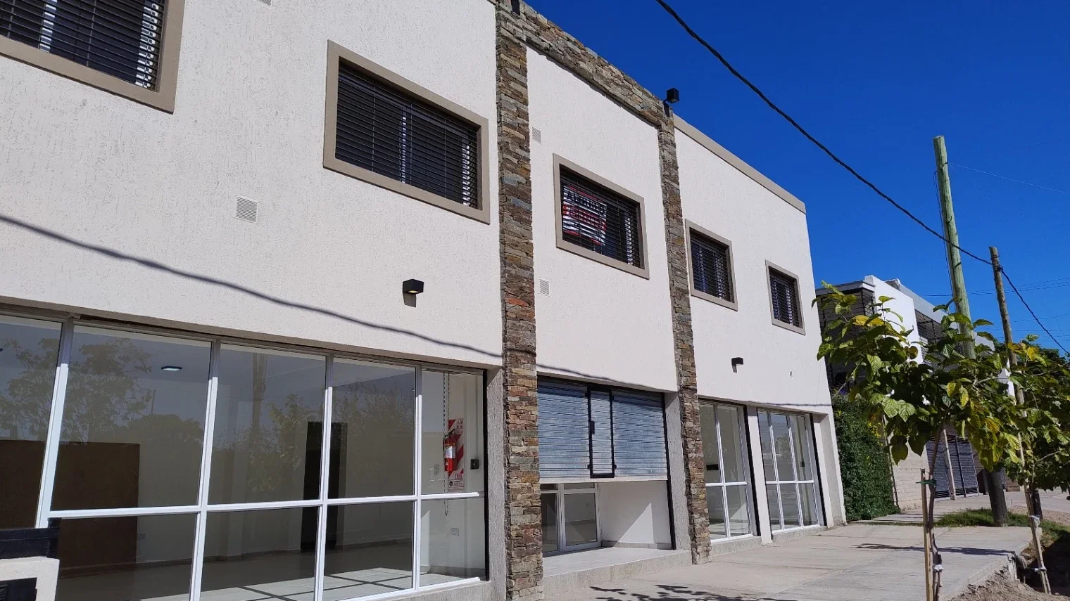 Local comercial en alquiler ubicado en Villa Nueva - Imagen 1