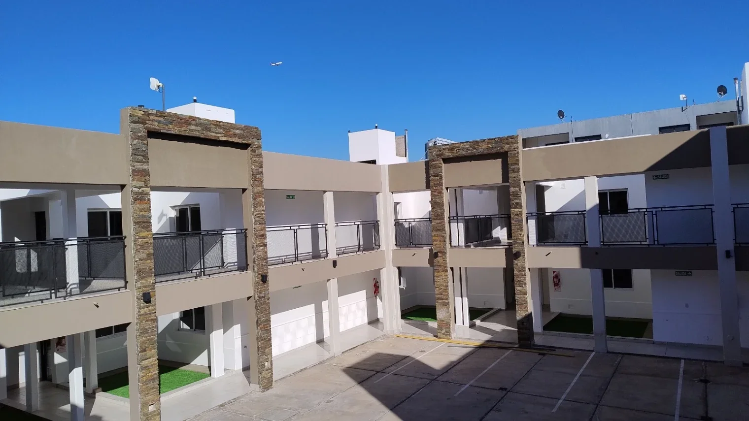 A ESTRENAR 2 DORM ADYACENTE CENTRO COMERCIAL PORTEZUELO - Imagen 4