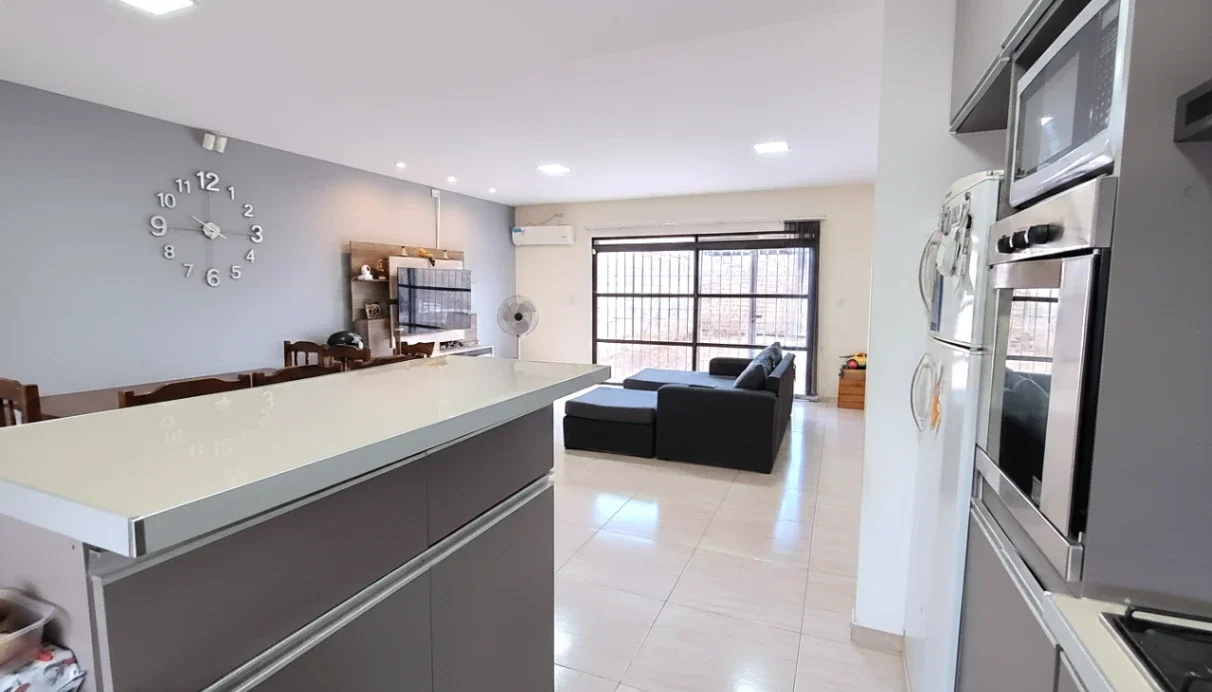 Casa en venta c/ cochera en Rodeo del Medio - Imagen 3