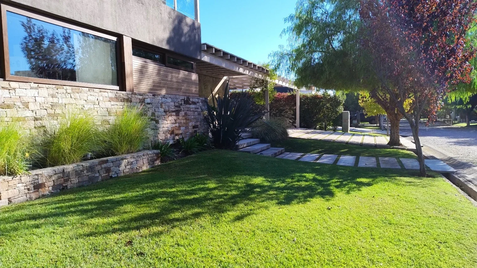 Casa en venta c/ cochera en Mayor Drummond - Imagen 2