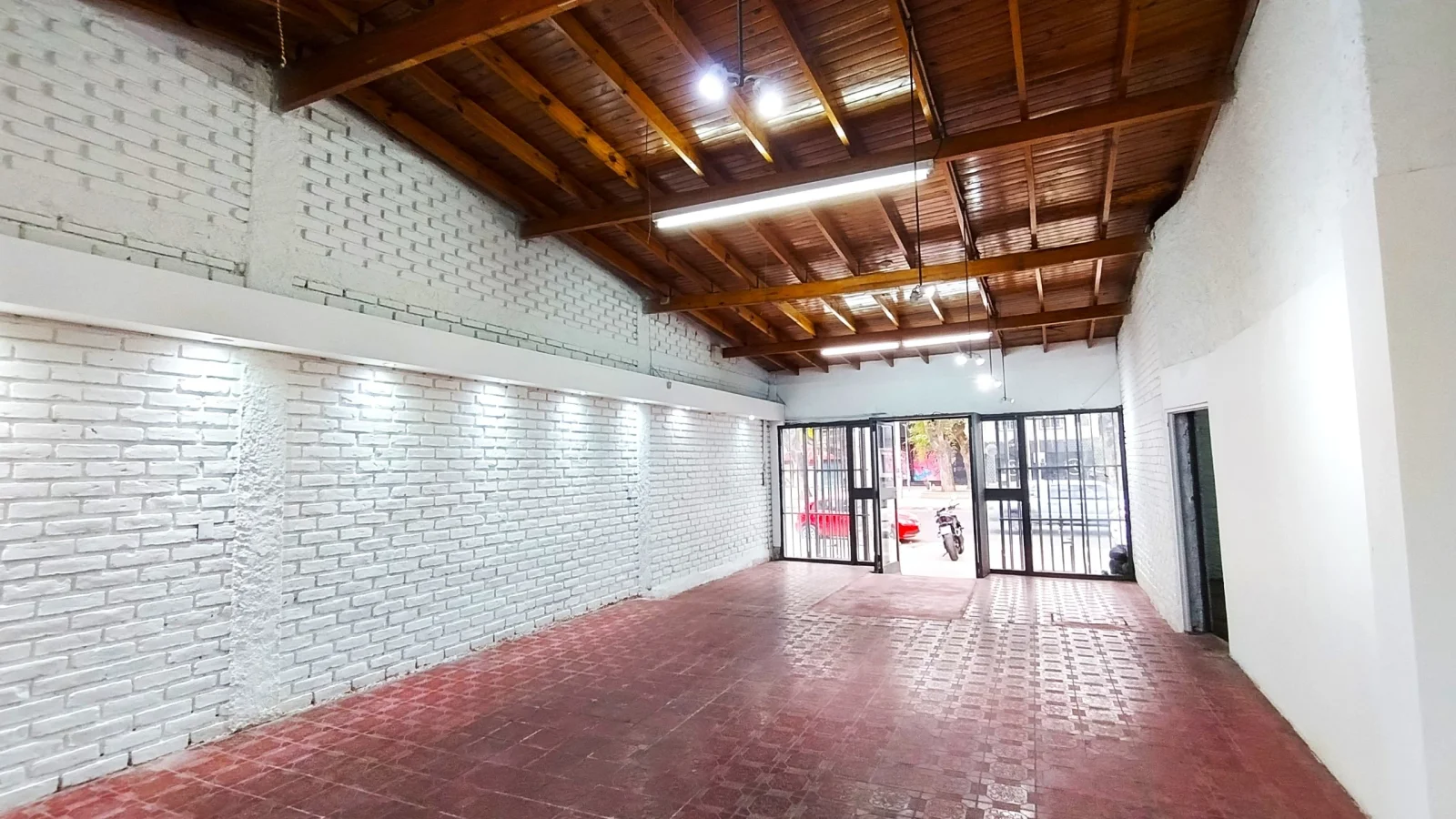 Local Comercial de 165 m² sobre Av. San Martín (Alameda) - Imagen 4
