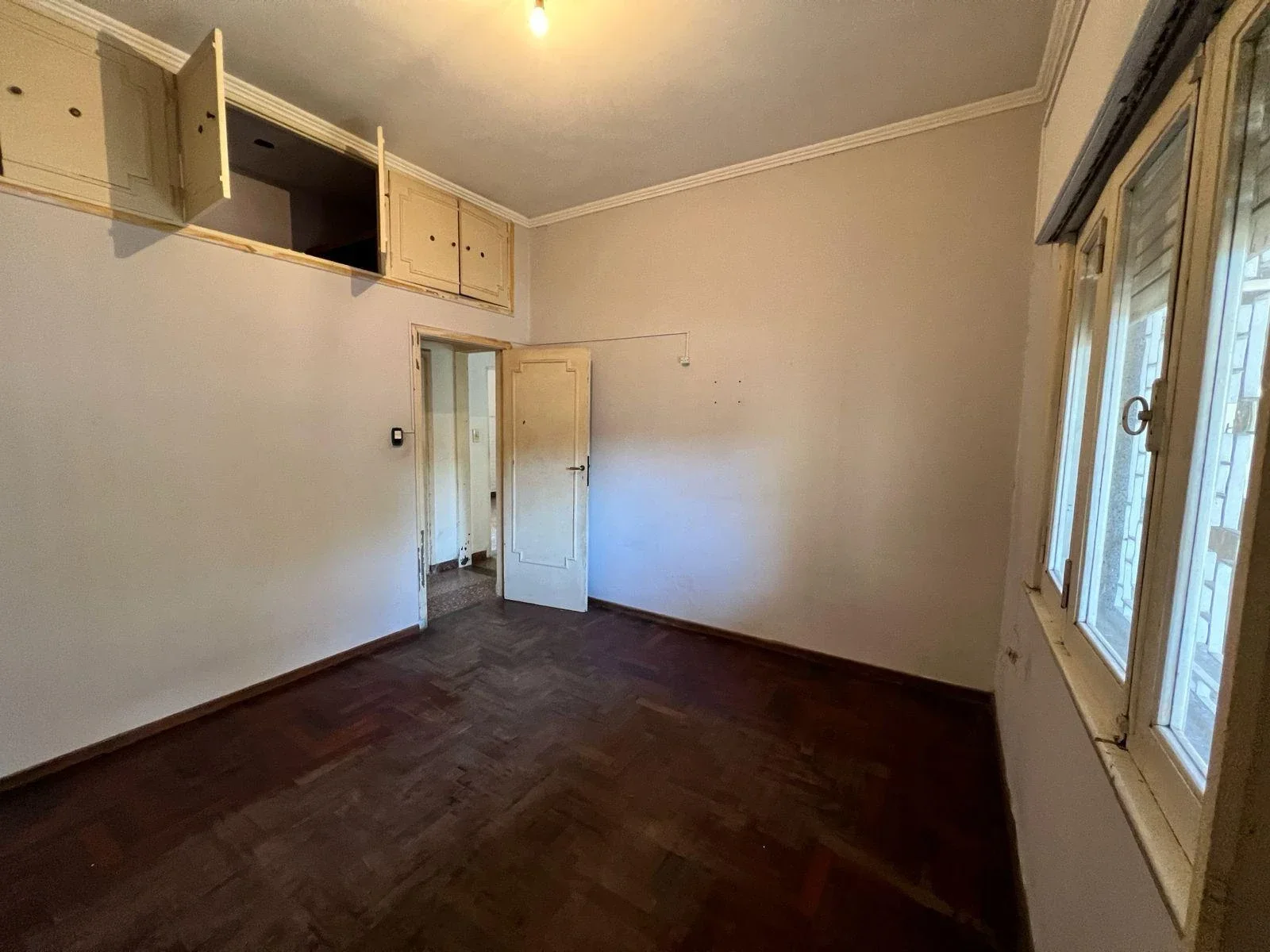 Casa en venta c/ cochera en Billinghurst - Imagen 4