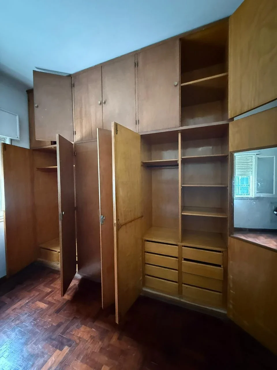 Casa en venta c/ cochera en Billinghurst - Imagen 2