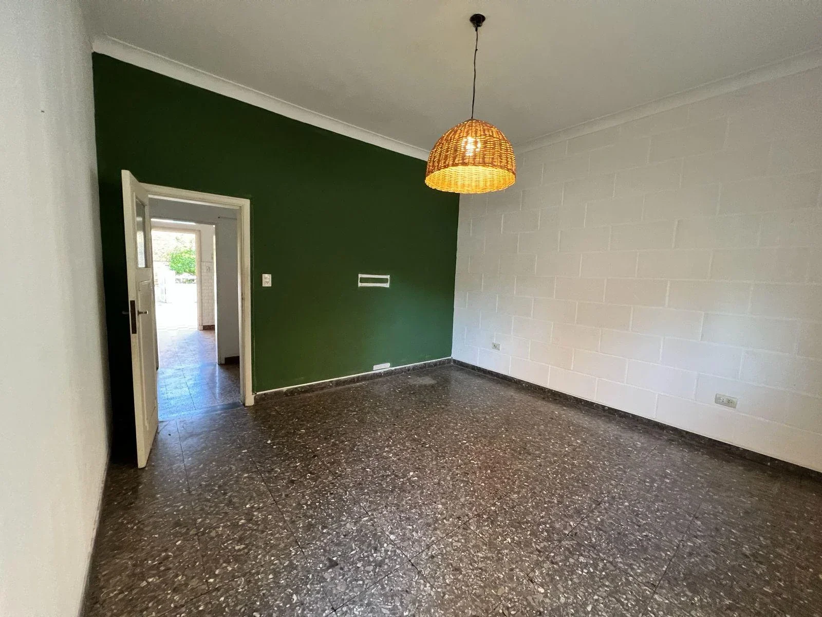 Casa en venta c/ cochera en Billinghurst - Imagen 5