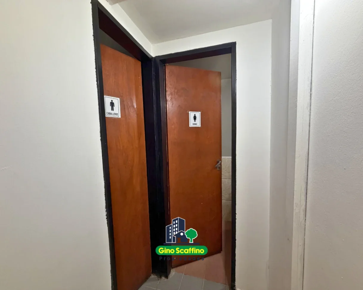 Excelente Local Comercial con deposito en el centro de General Rodríguez - Imagen 5