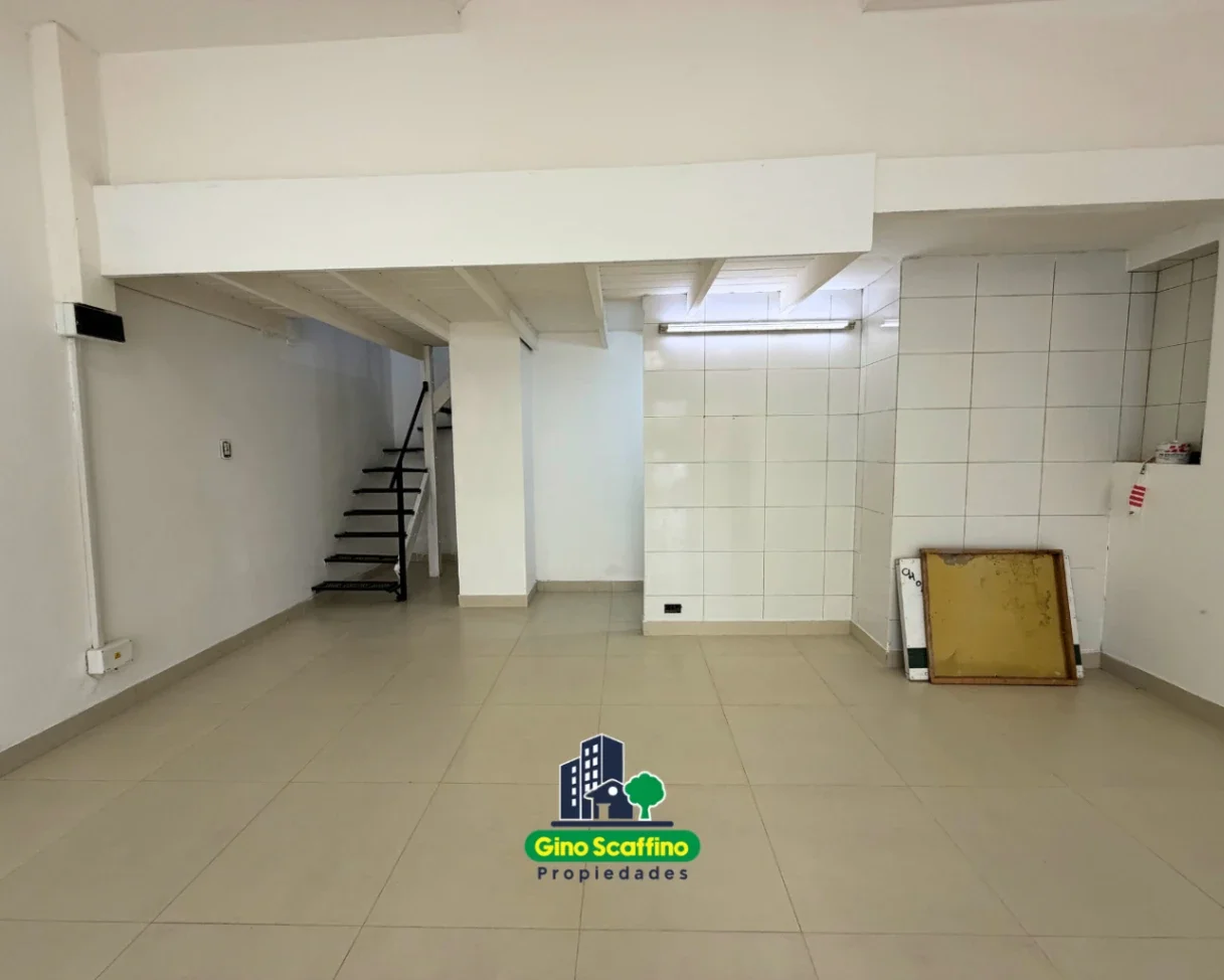 Excelente Local Comercial con deposito en el centro de General Rodríguez - Imagen 4