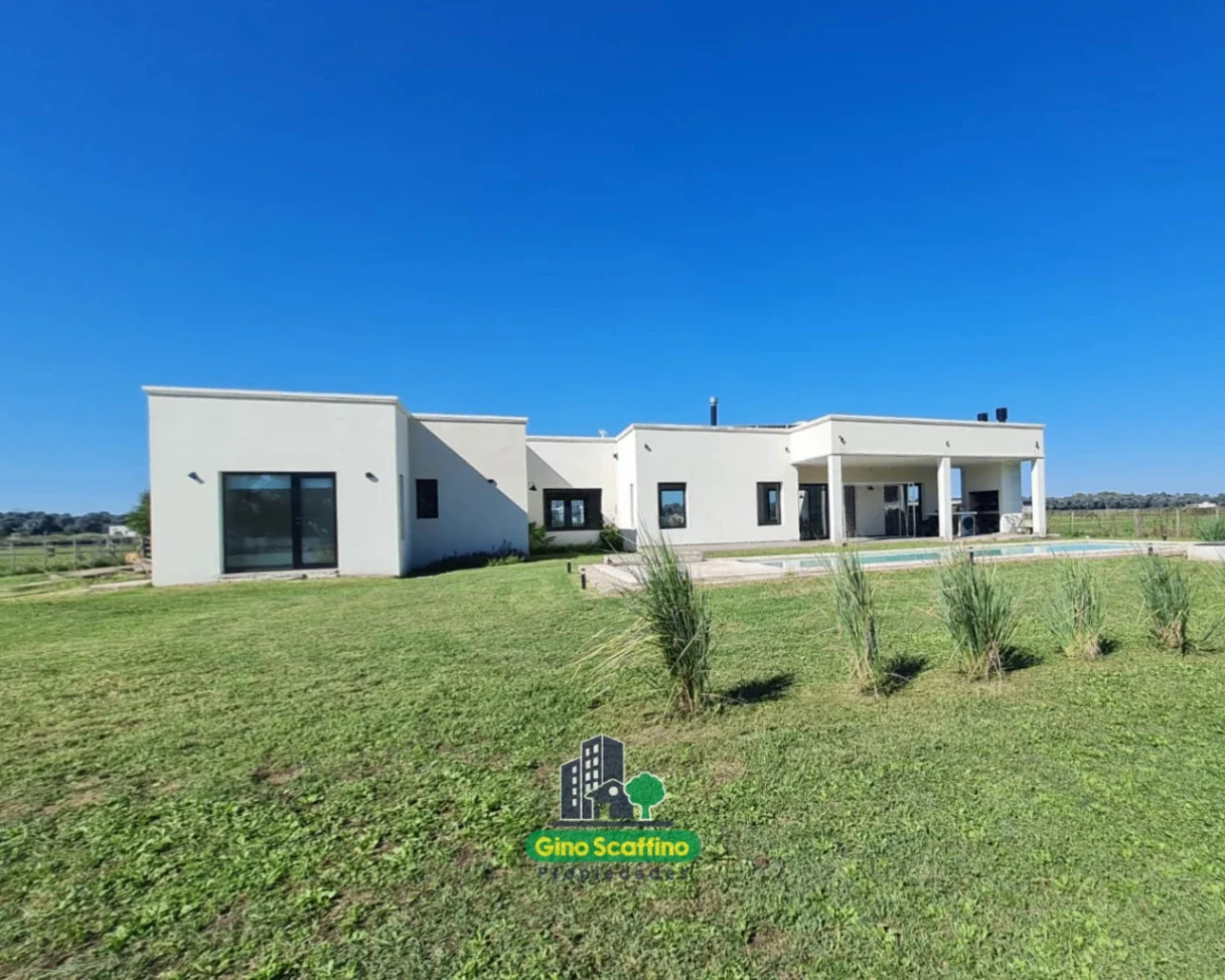 Casa en venta c/ cochera en Villa Ruiz - Imagen 1