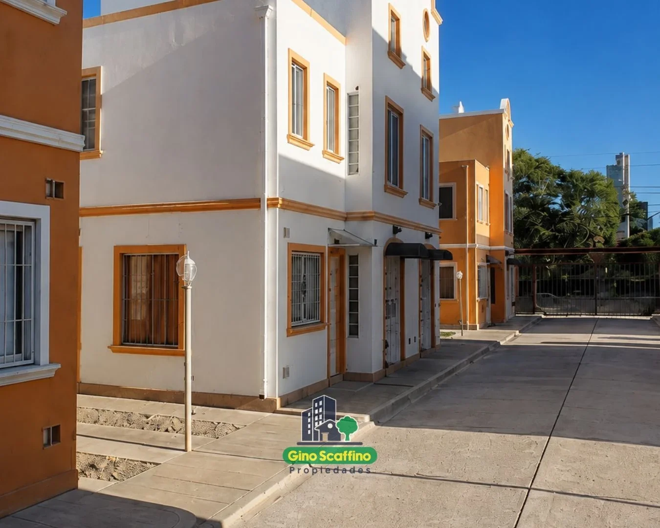 Alquiler de triplex c/cochera en San Miguel - Imagen 1