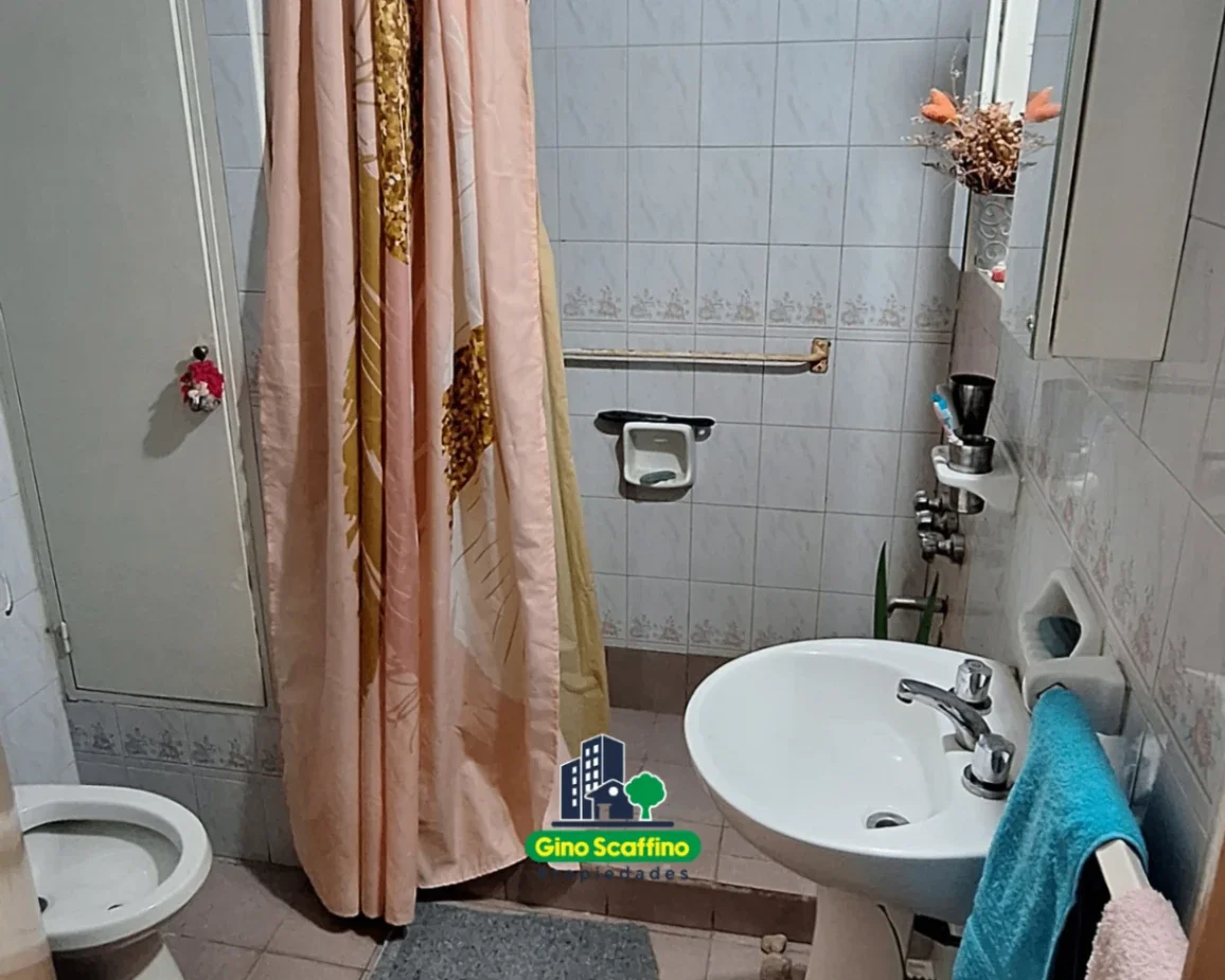 Casa + 2 Locales comerciales en venta en el centro de Grand Bourg - Imagen 5