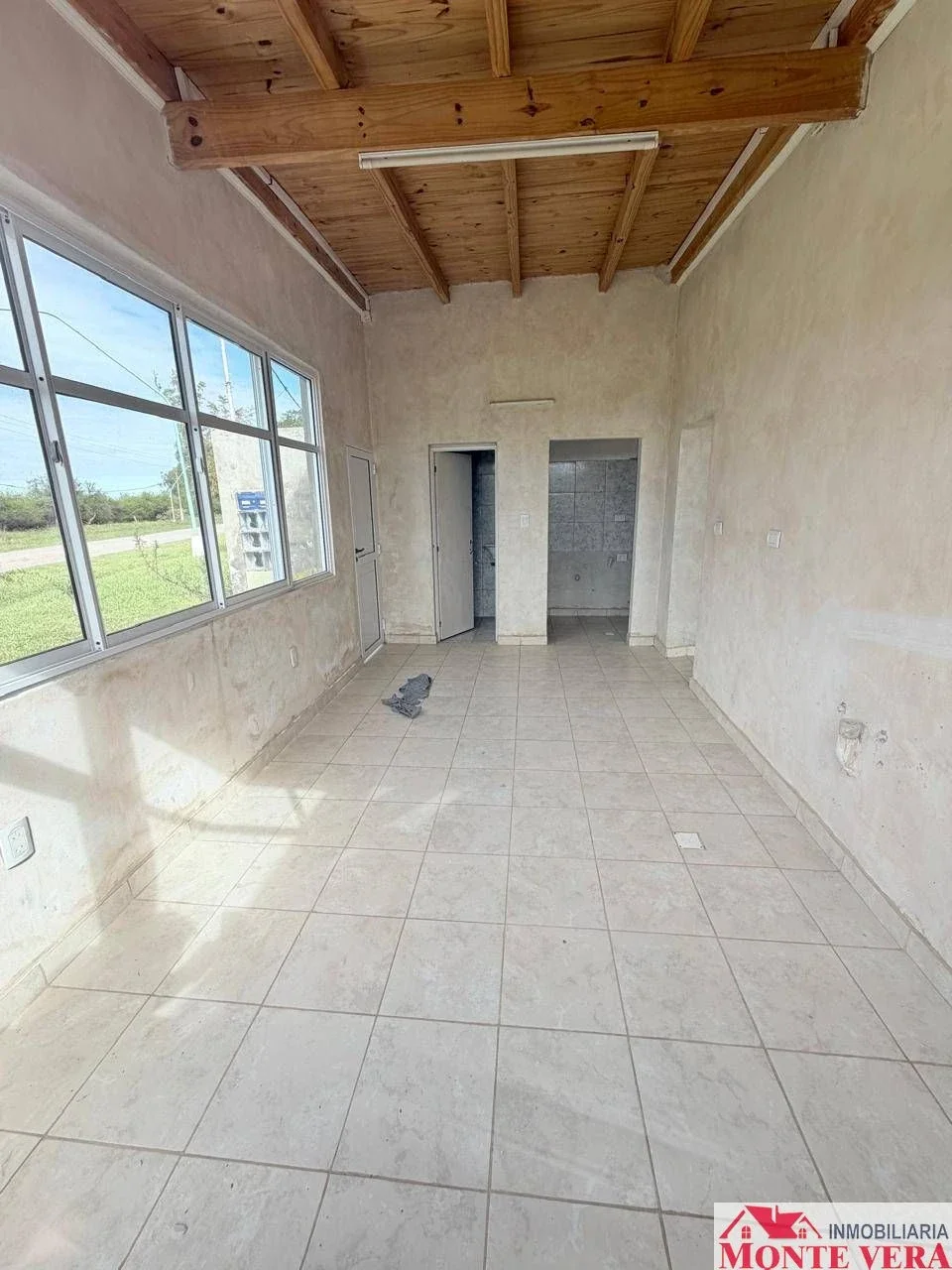 Local comercial en alquiler ubicado en Monte Vera - Imagen 2