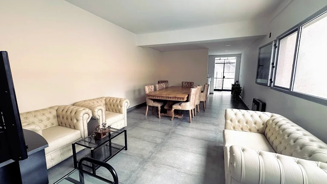 Casa en venta c/ cochera y piscina en Floresta - Imagen 3