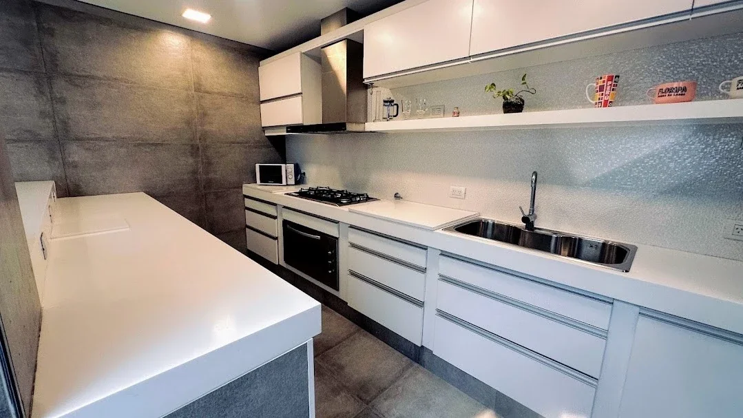 Casa en venta c/ cochera y piscina en Floresta - Imagen 5