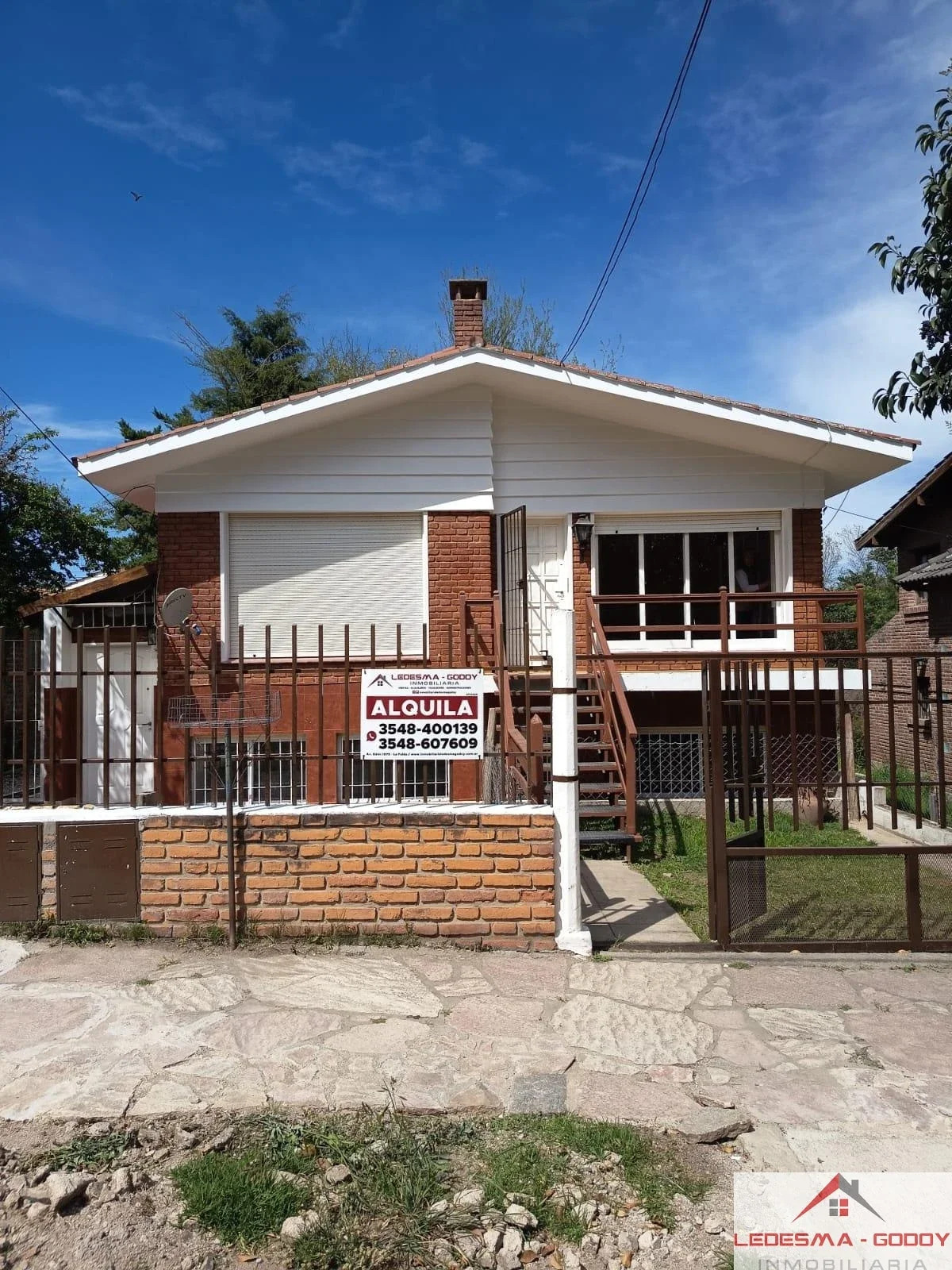 Casa en alquiler c/ cochera en La Falda - Imagen 1