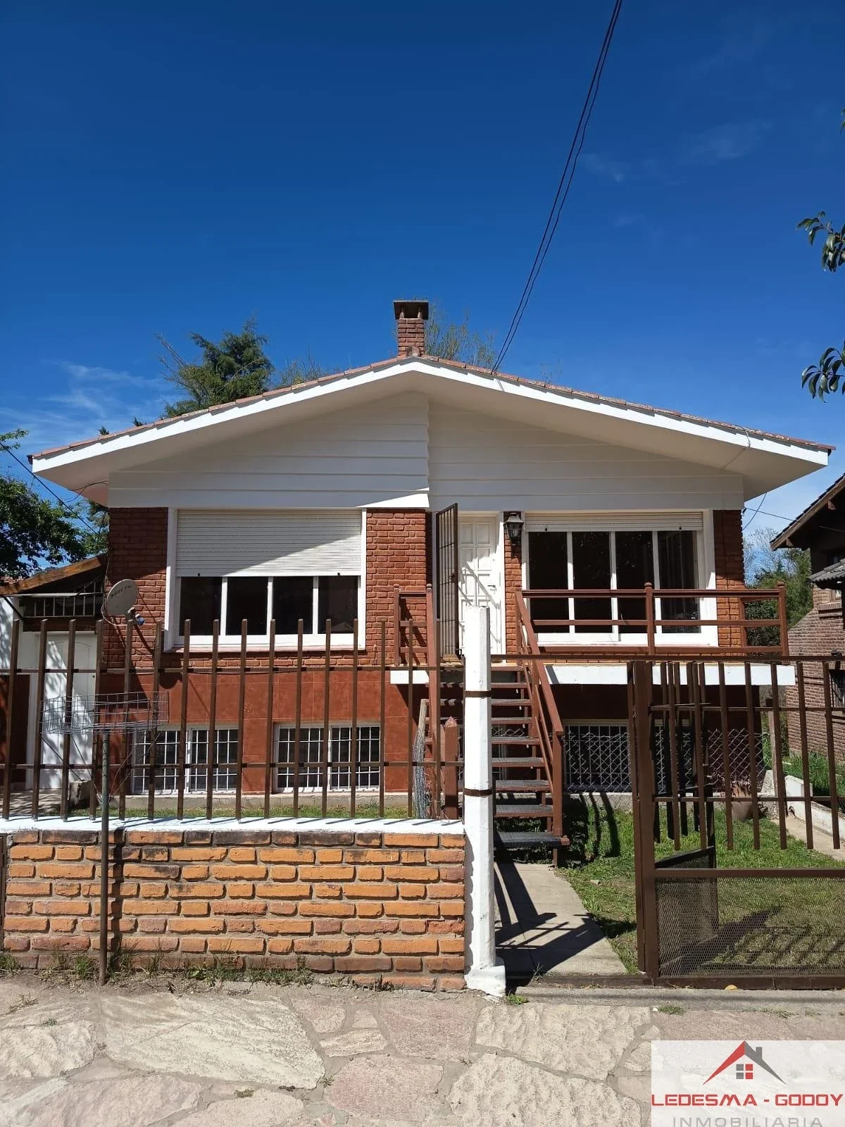 Casa en alquiler c/ cochera en La Falda - Imagen 2