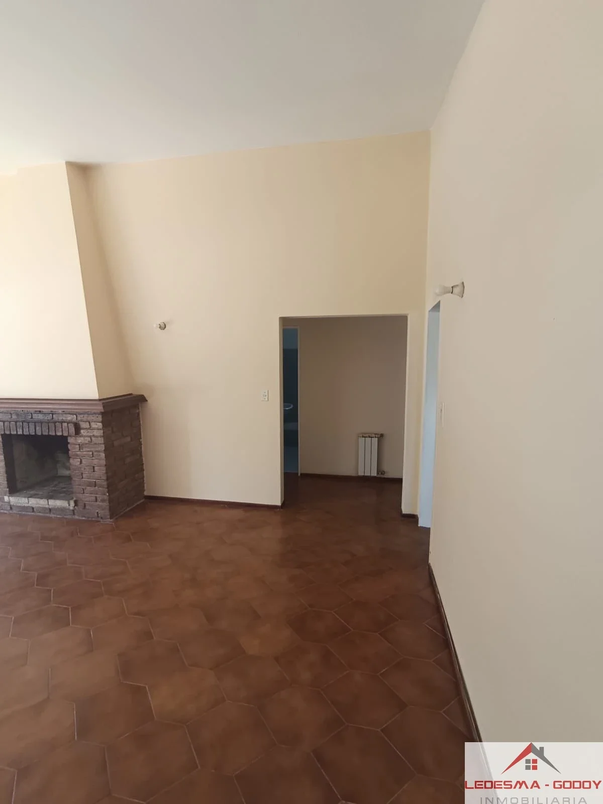 Casa en alquiler c/ cochera en La Falda - Imagen 4