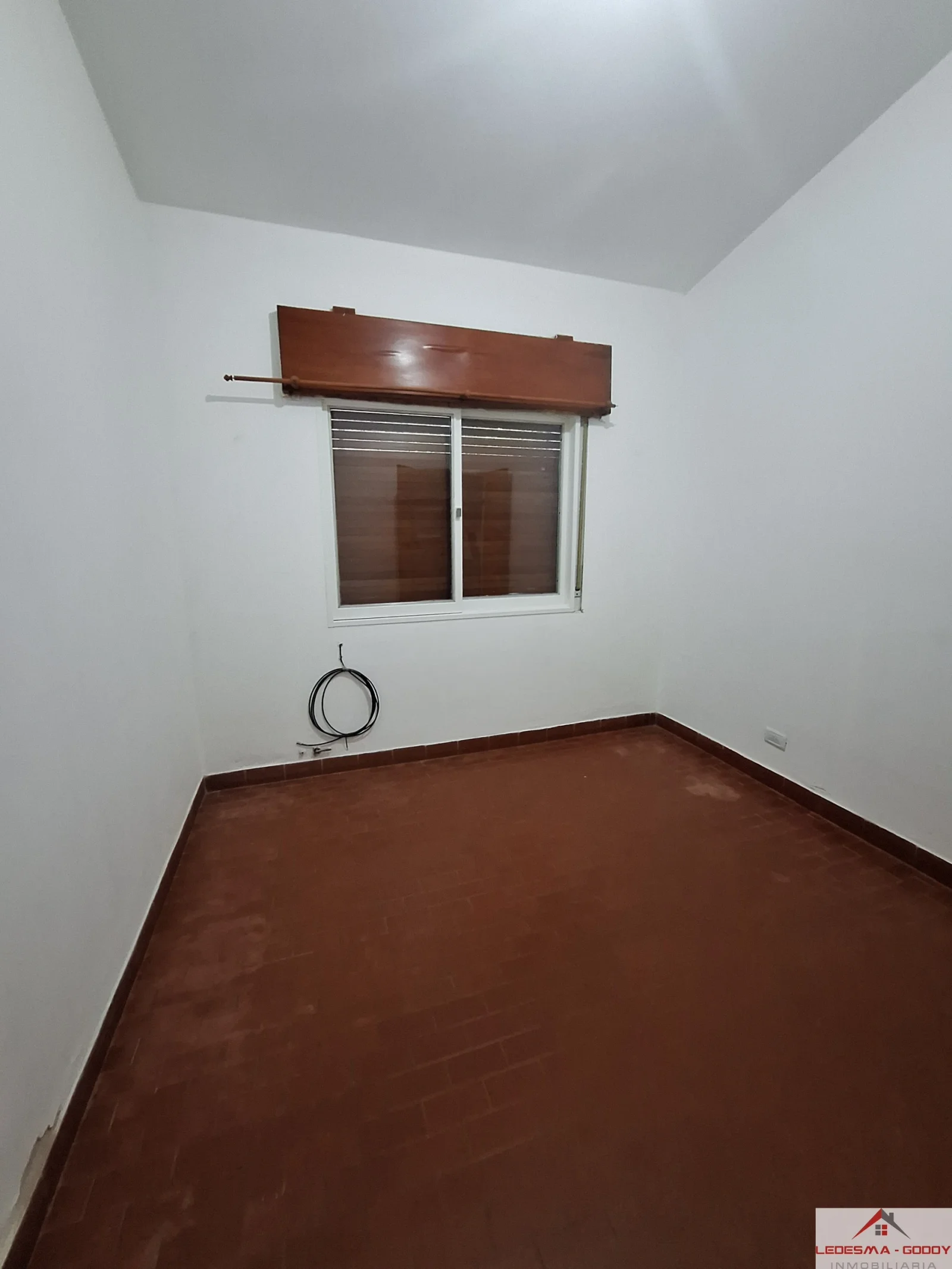 Casa en alquiler c/ cochera en La Falda - Imagen 3