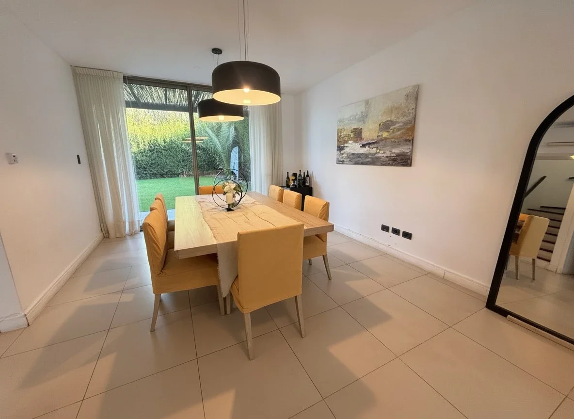 Dúplex 3 dormitorios con jardín en Barrio privado Dalvian - Imagen 2