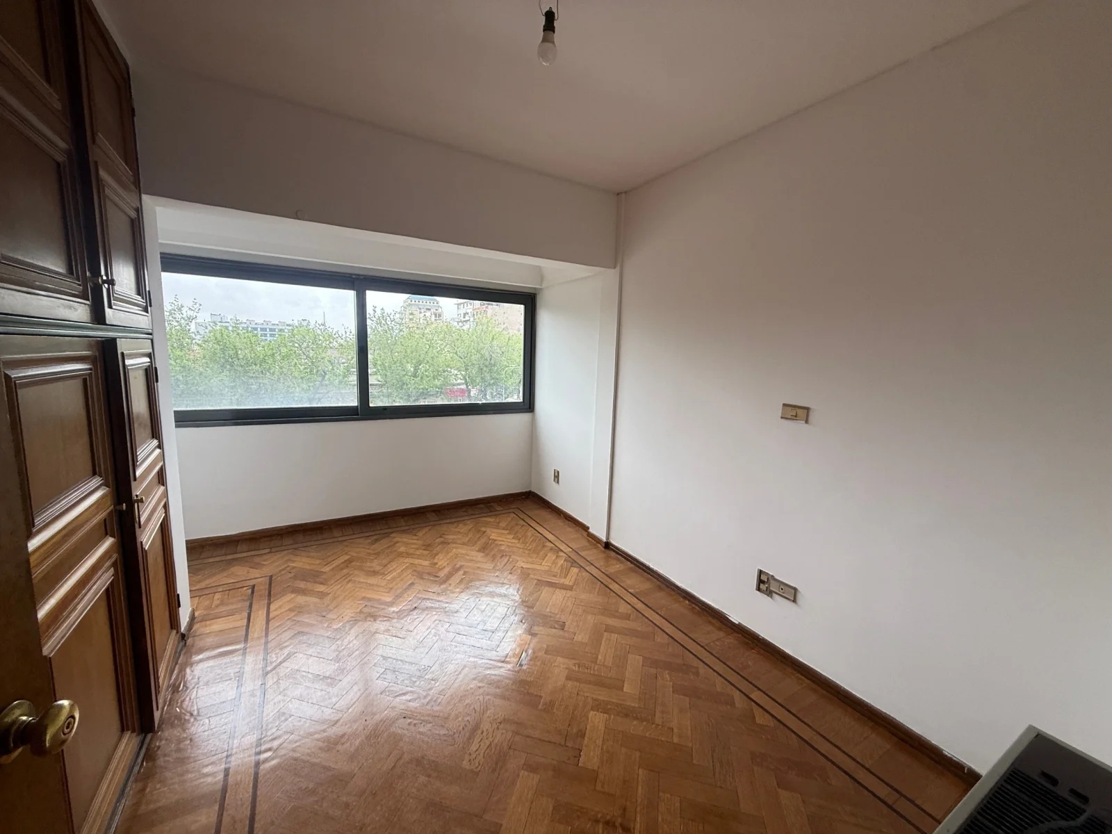 Oficina 220 m² · 5 ambientes, 2 con baño privado · Cochera · Emilio Civit - Imagen 5