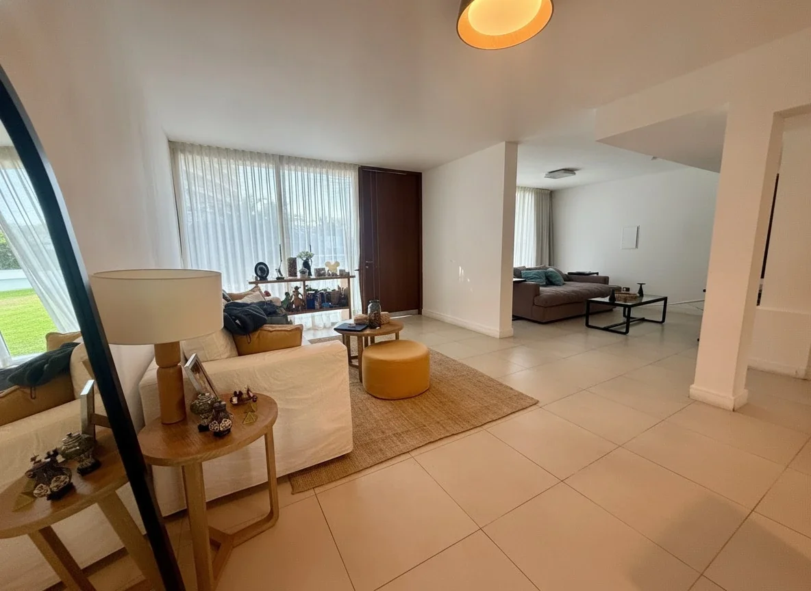 Dúplex 3 dormitorios con jardín en Barrio privado Dalvian - Imagen 3