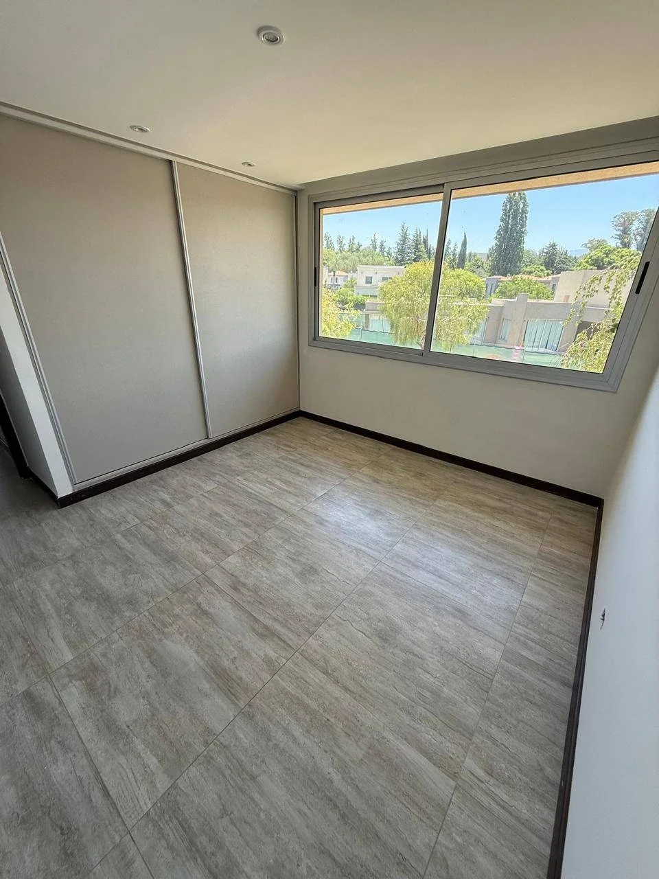 Casa en alquiler en el corazón de Chacras de Coria - Imagen 5