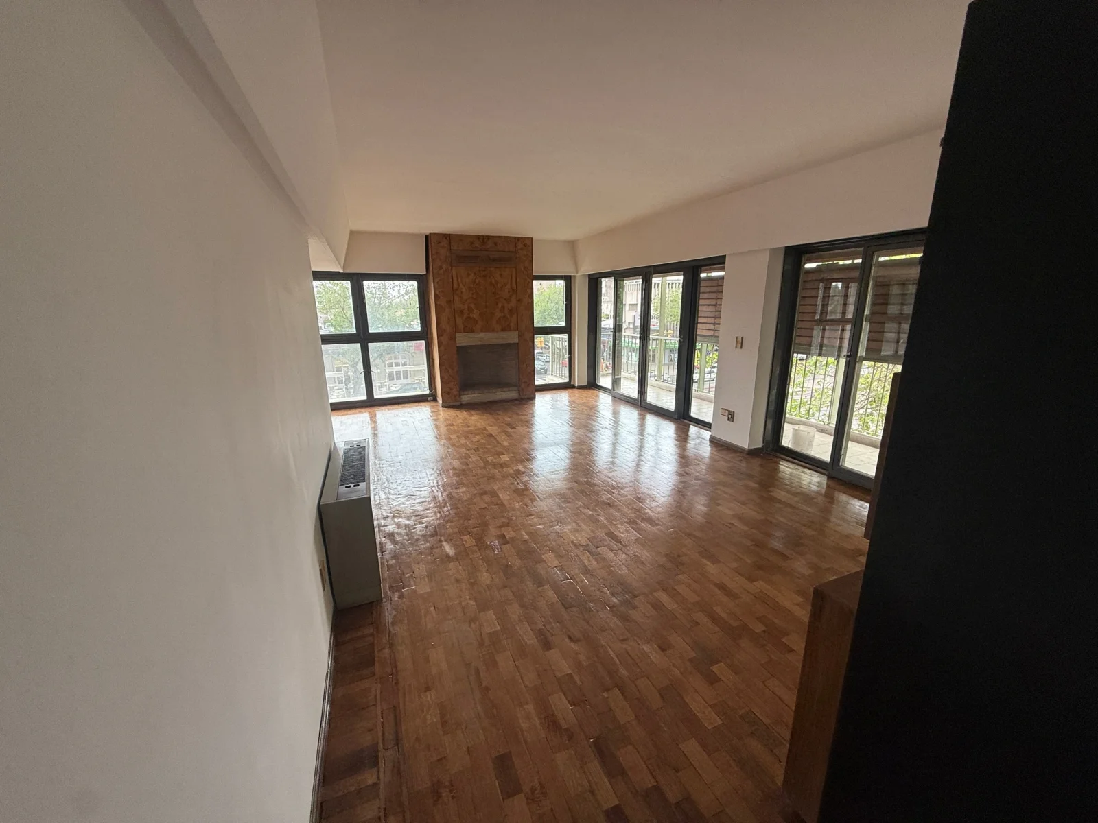 Oficina 220 m² · 5 ambientes, 2 con baño privado · Cochera · Emilio Civit - Imagen 3